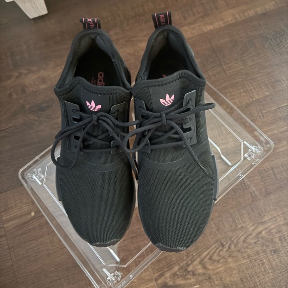 Adidas RMD R1 Core Black/Solar Pink Size 8 - Picture 3 of 8